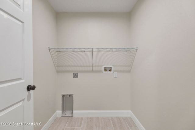 5816 Hammock Street, Mims, FL 32754