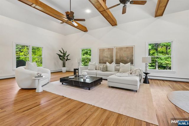 621 Farmdale Road, Franklin Lakes, NJ 07417
