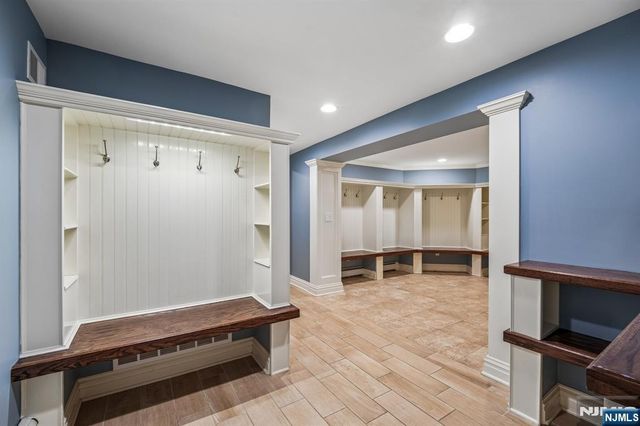 621 Farmdale Road, Franklin Lakes, NJ 07417