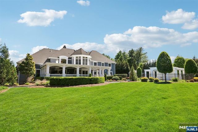 621 Farmdale Road, Franklin Lakes, NJ 07417