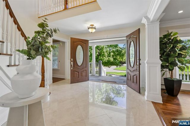 621 Farmdale Road, Franklin Lakes, NJ 07417
