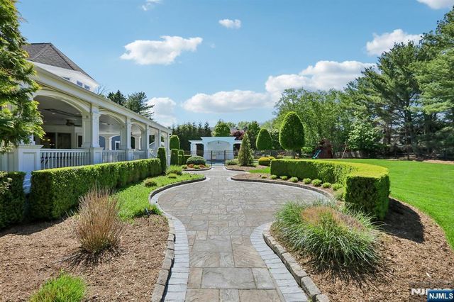621 Farmdale Road, Franklin Lakes, NJ 07417