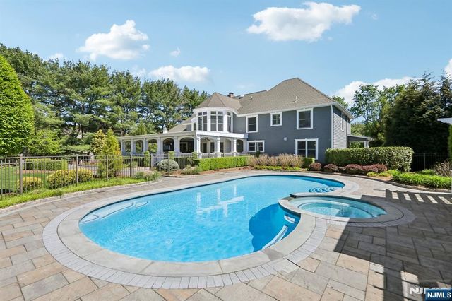 621 Farmdale Road, Franklin Lakes, NJ 07417