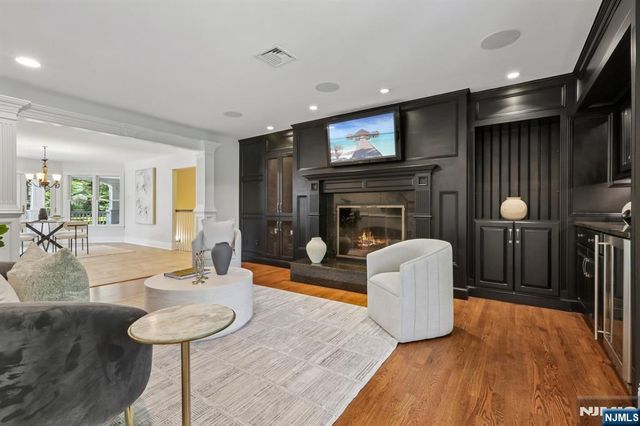 621 Farmdale Road, Franklin Lakes, NJ 07417