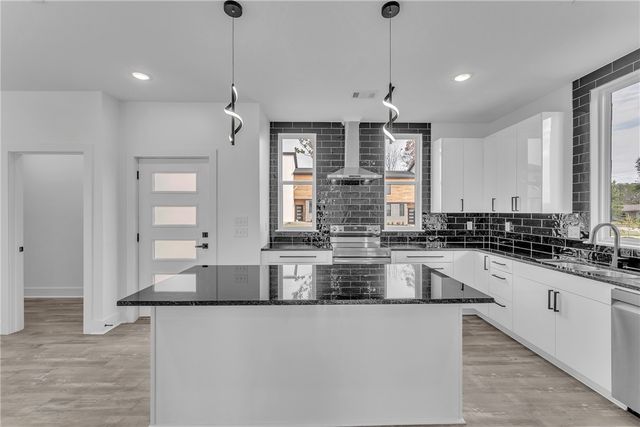 2600 W Bonnie Lane, Rogers, AR 72758