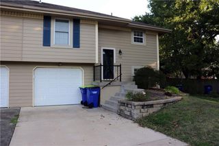 756 SE Claremont Court, Lee's Summit, MO 64063