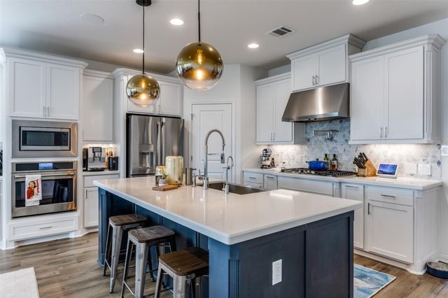 1920 Donetto DR, Leander, TX 78641