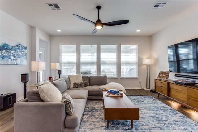 1920 Donetto DR, Leander, TX 78641