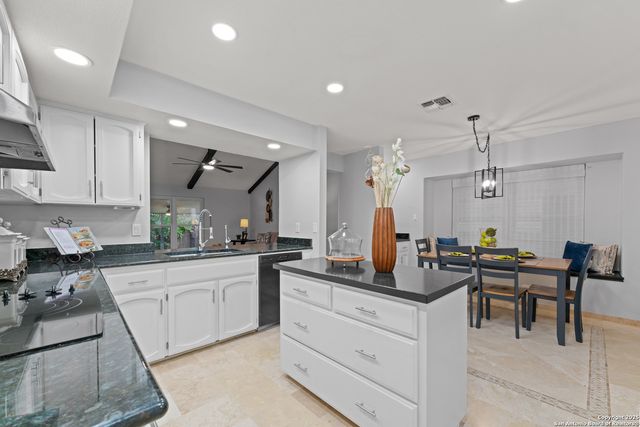 2902 Oak Leigh, San Antonio, TX 78232