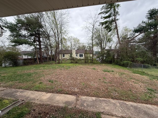 123 Cunningham Pl, Clarksville, TN 37042