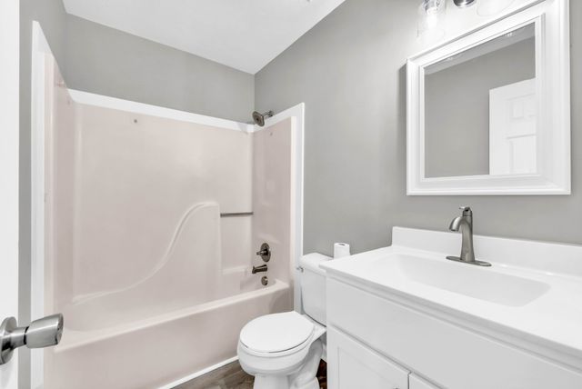 123 Cunningham Pl, Clarksville, TN 37042