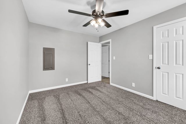 123 Cunningham Pl, Clarksville, TN 37042