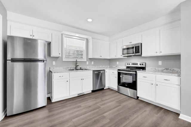 123 Cunningham Pl, Clarksville, TN 37042