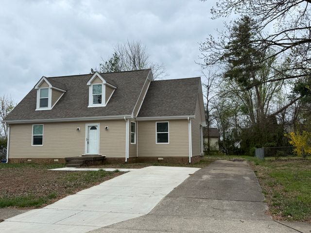 123 Cunningham Pl, Clarksville, TN 37042