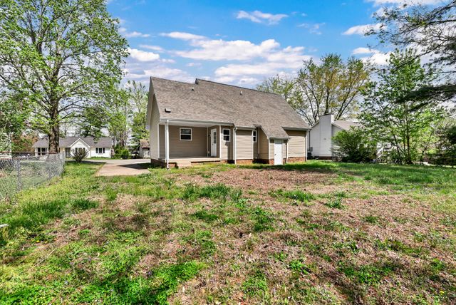 123 Cunningham Pl, Clarksville, TN 37042