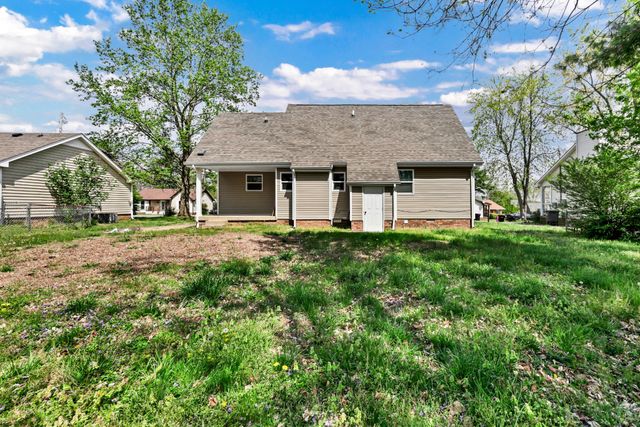 123 Cunningham Pl, Clarksville, TN 37042