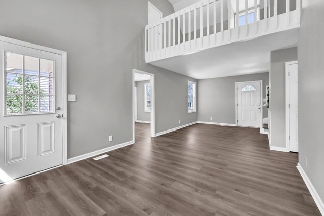 123 Cunningham Pl, Clarksville, TN 37042