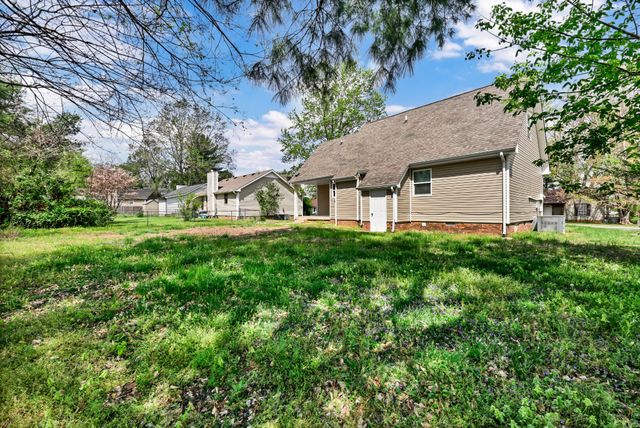 123 Cunningham Pl, Clarksville, TN 37042