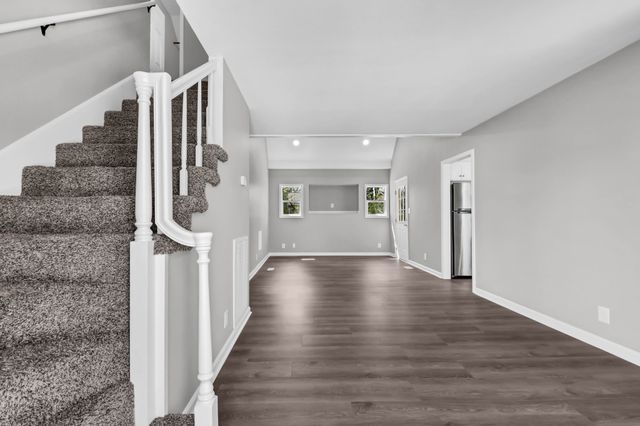 123 Cunningham Pl, Clarksville, TN 37042