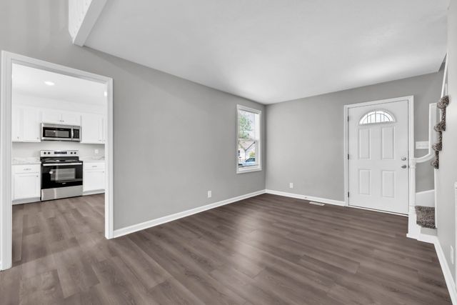 123 Cunningham Pl, Clarksville, TN 37042