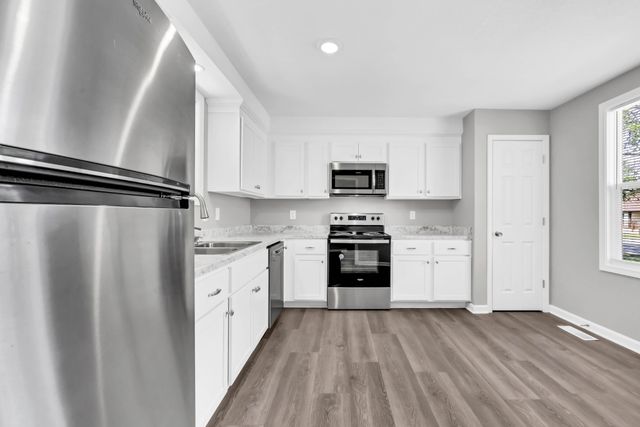 123 Cunningham Pl, Clarksville, TN 37042