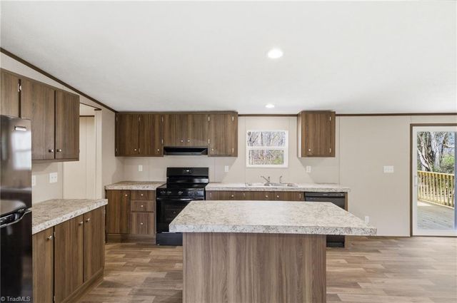 153 Mosley Loop, Madison, NC 27025