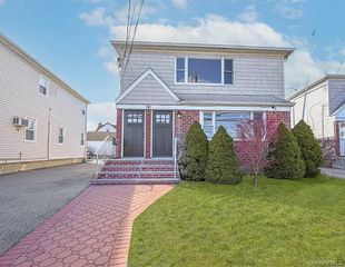 146 N CENTRAL Avenue 2, Valley Stream, NY 11580