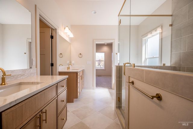 1565 Clear Creek Loop, Twin Falls, ID 83301