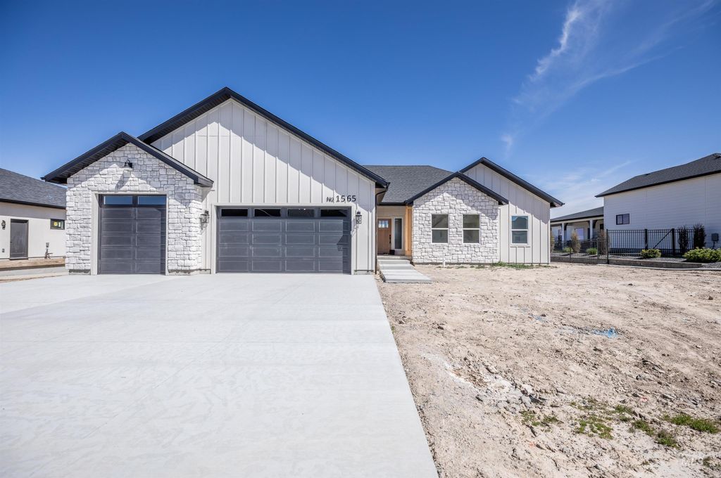 1565 Clear Creek Loop, Twin Falls, ID 83301