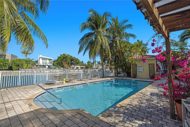 4812 Pine Tree Dr 209, Miami Beach, FL 33140