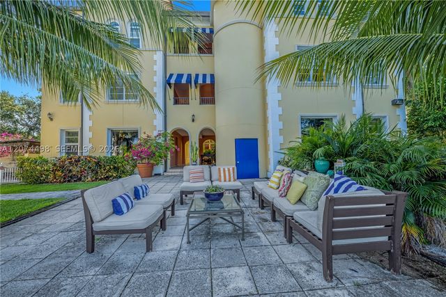 4812 Pine Tree Dr 209, Miami Beach, FL 33140