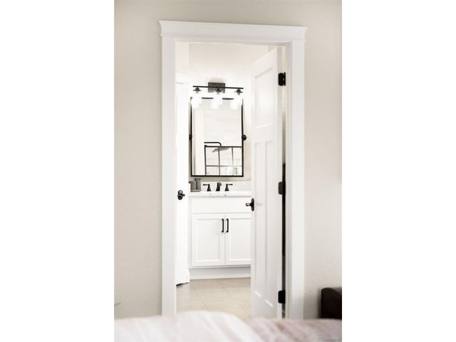 3017 N Steele St, Denver, CO 80205