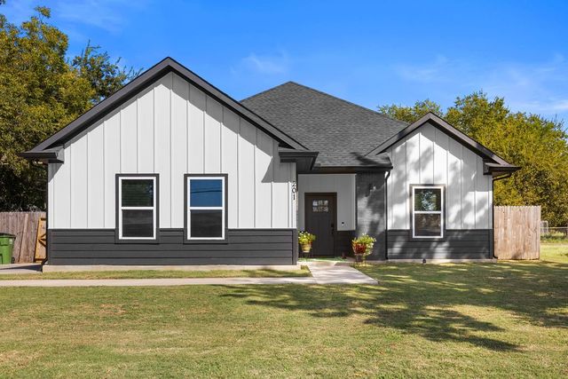 201 W South Street, Whitesboro, TX 76273