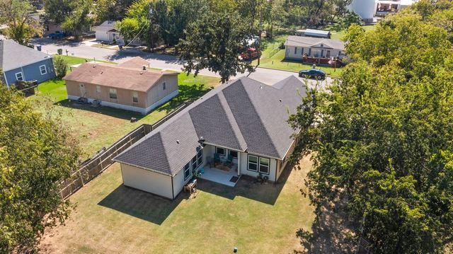 201 W South Street, Whitesboro, TX 76273