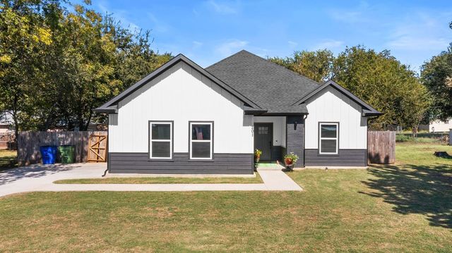 201 W South Street, Whitesboro, TX 76273