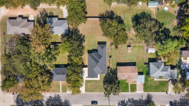 201 W South Street, Whitesboro, TX 76273