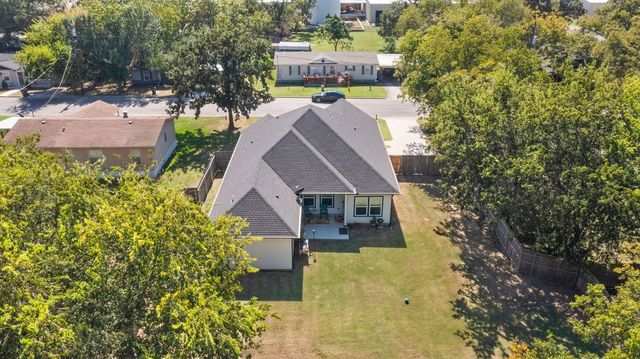 201 W South Street, Whitesboro, TX 76273