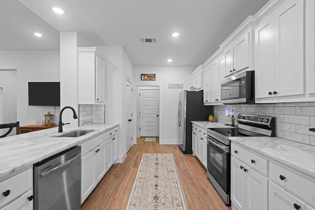 201 W South Street, Whitesboro, TX 76273