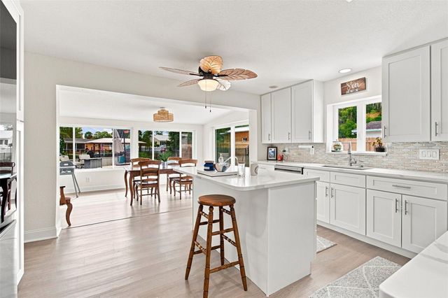 1303 SE KINGS BAY DRIVE, Crystal River, FL 34429