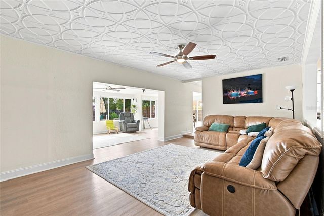 1303 SE KINGS BAY DRIVE, Crystal River, FL 34429