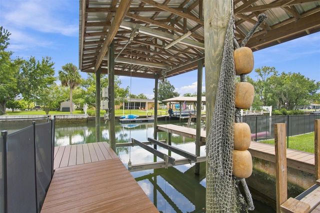 1303 SE KINGS BAY DRIVE, Crystal River, FL 34429