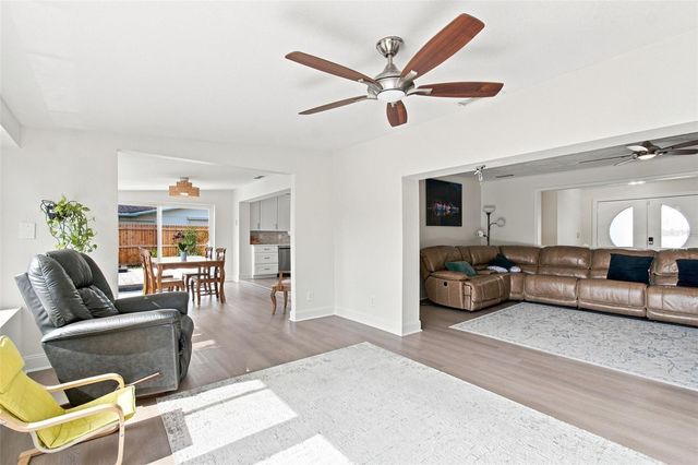 1303 SE KINGS BAY DRIVE, Crystal River, FL 34429