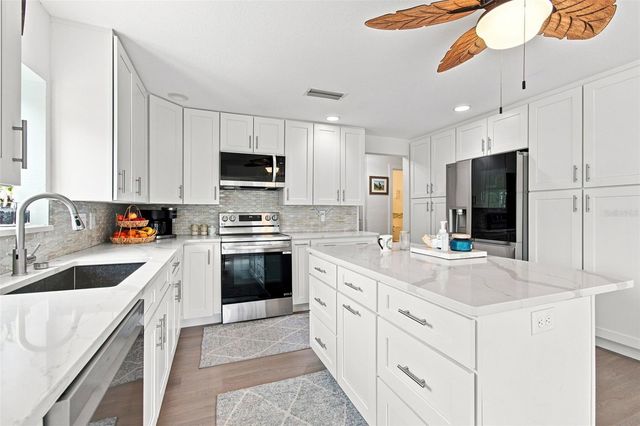 1303 SE KINGS BAY DRIVE, Crystal River, FL 34429
