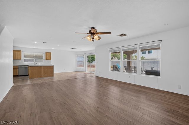 6483 New Brunswick Avenue, Las Vegas, NV 89110
