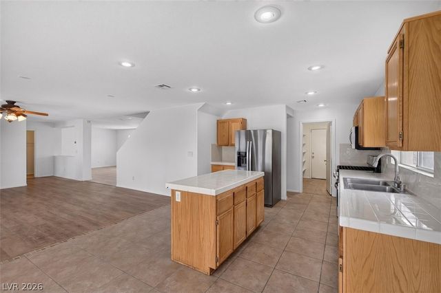 6483 New Brunswick Avenue, Las Vegas, NV 89110