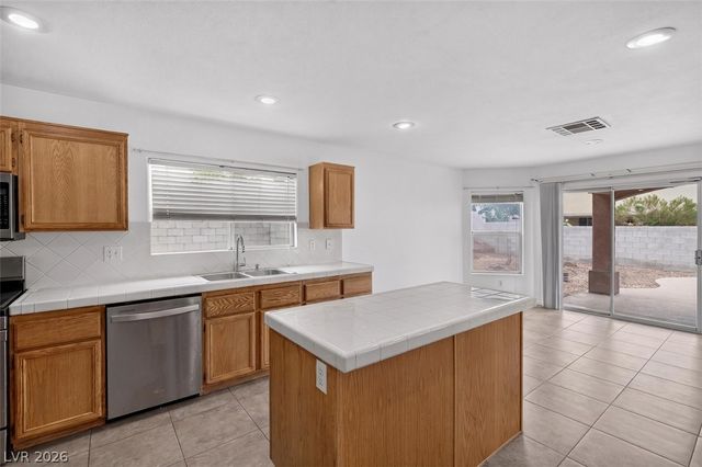 6483 New Brunswick Avenue, Las Vegas, NV 89110