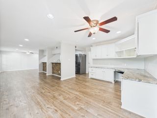5333 Richmond Avenue 11, Houston, TX 77056