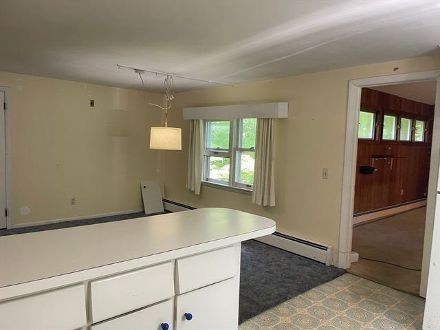 51 Jeffrey Ln, Amherst, MA 01002