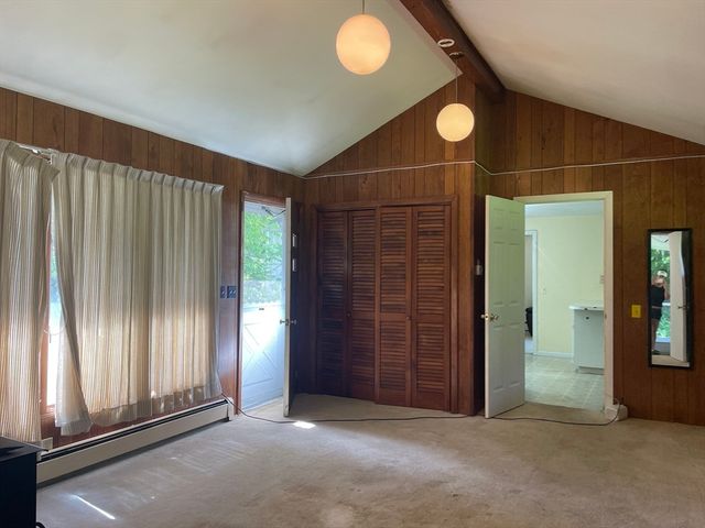 51 Jeffrey Ln, Amherst, MA 01002
