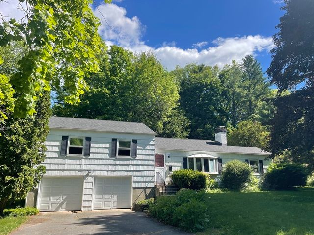 51 Jeffrey Ln, Amherst, MA 01002